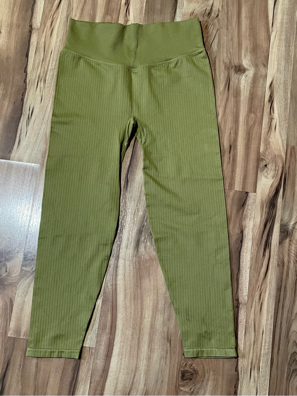 NWT VS PINK Active Ribbed High Waisted 7/8 Leggings - Olive/Moss Green Sz L